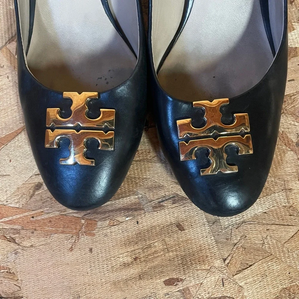 Tory Burch Block Heel Pumps Womens Size 9.5 Janey Black Gold Logo Leather Heels